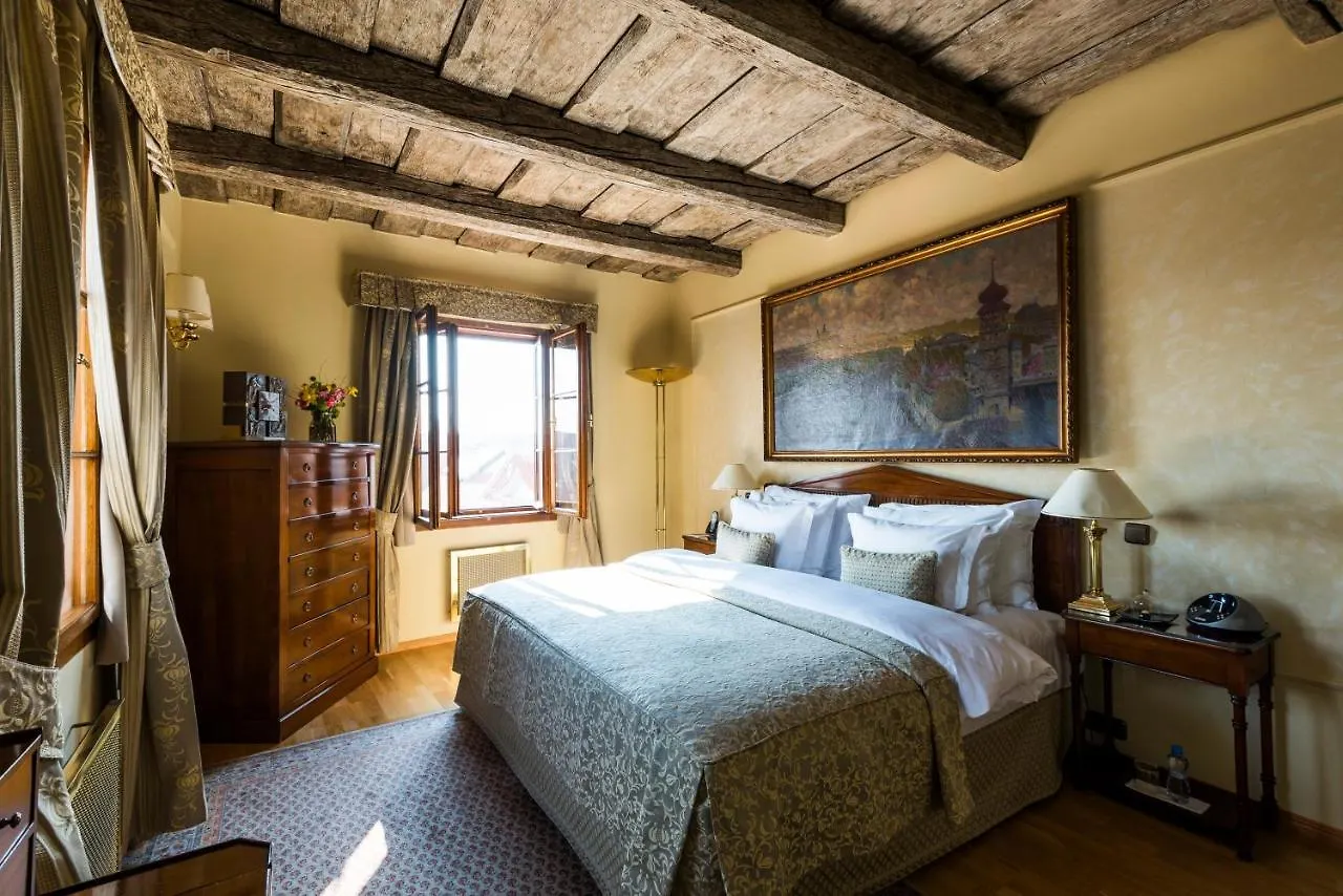 Golden Well Hotel Prague 5*,