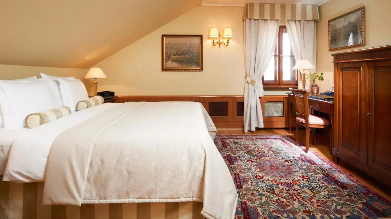 Golden Well Hotel Prague 5*,
